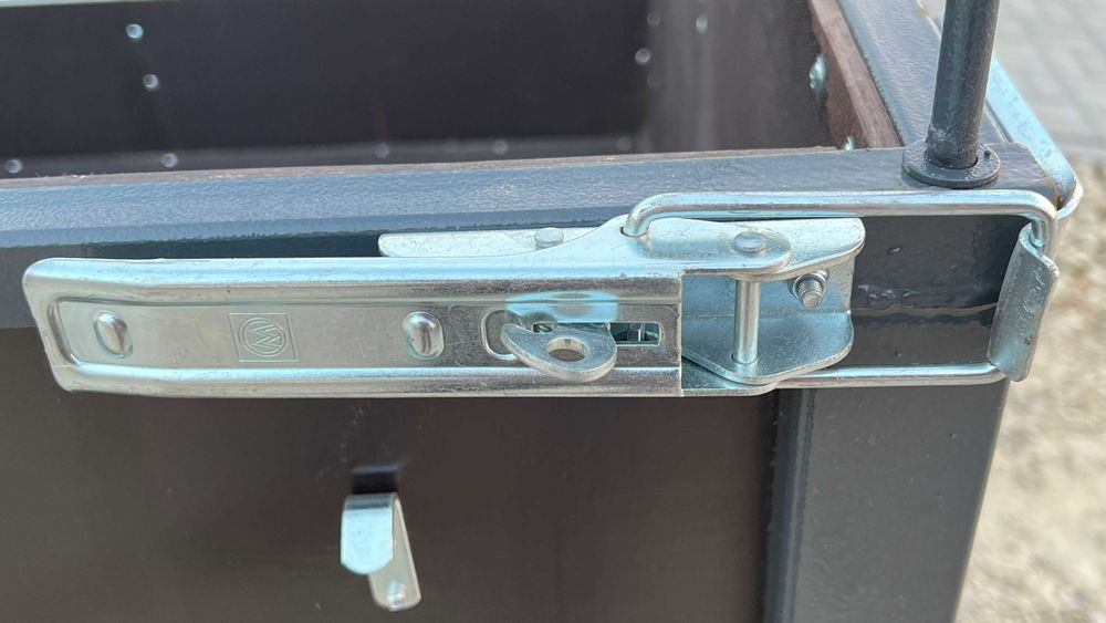 Продам прицепчіп до легкового авто 1,7 х 1,2м борт 60см  фанера