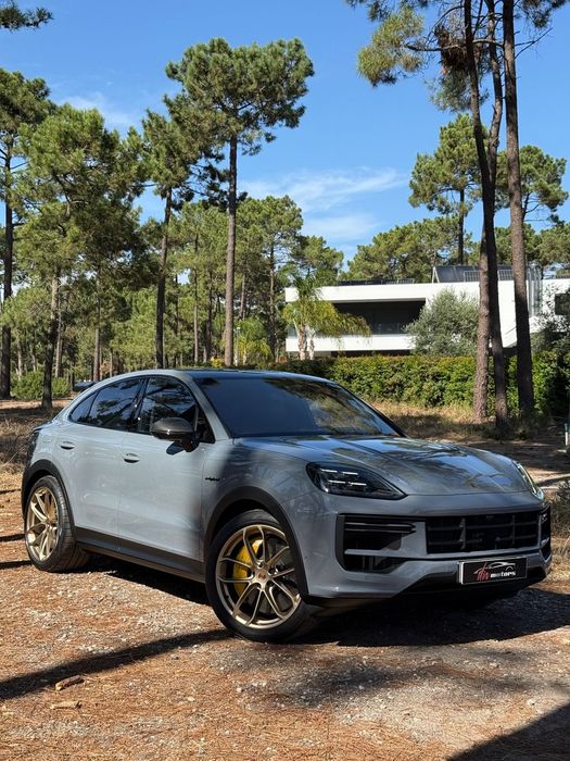 Porsche Cayenne Coupé Turbo E-Hybrid Pacote GT