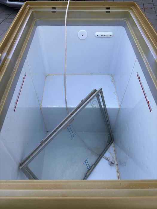 Lodowka gastronomiczna na lody i mrozonki