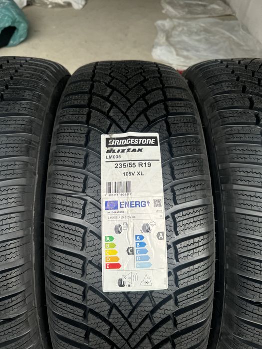 Шини нові зима 235/55 R19 105V XL Bridgestone Blizzak LM005