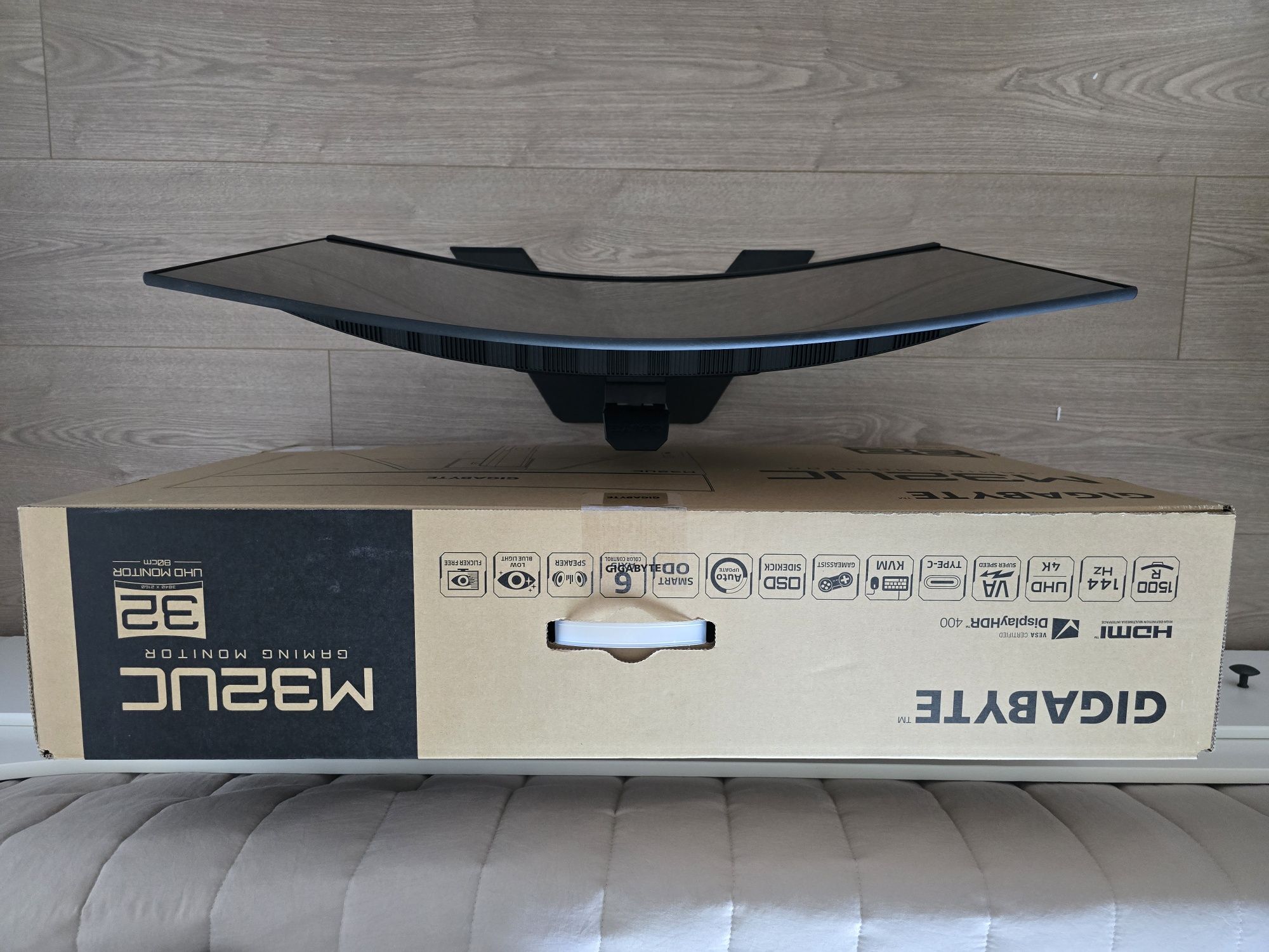 Monitor Gigabyte M32UC