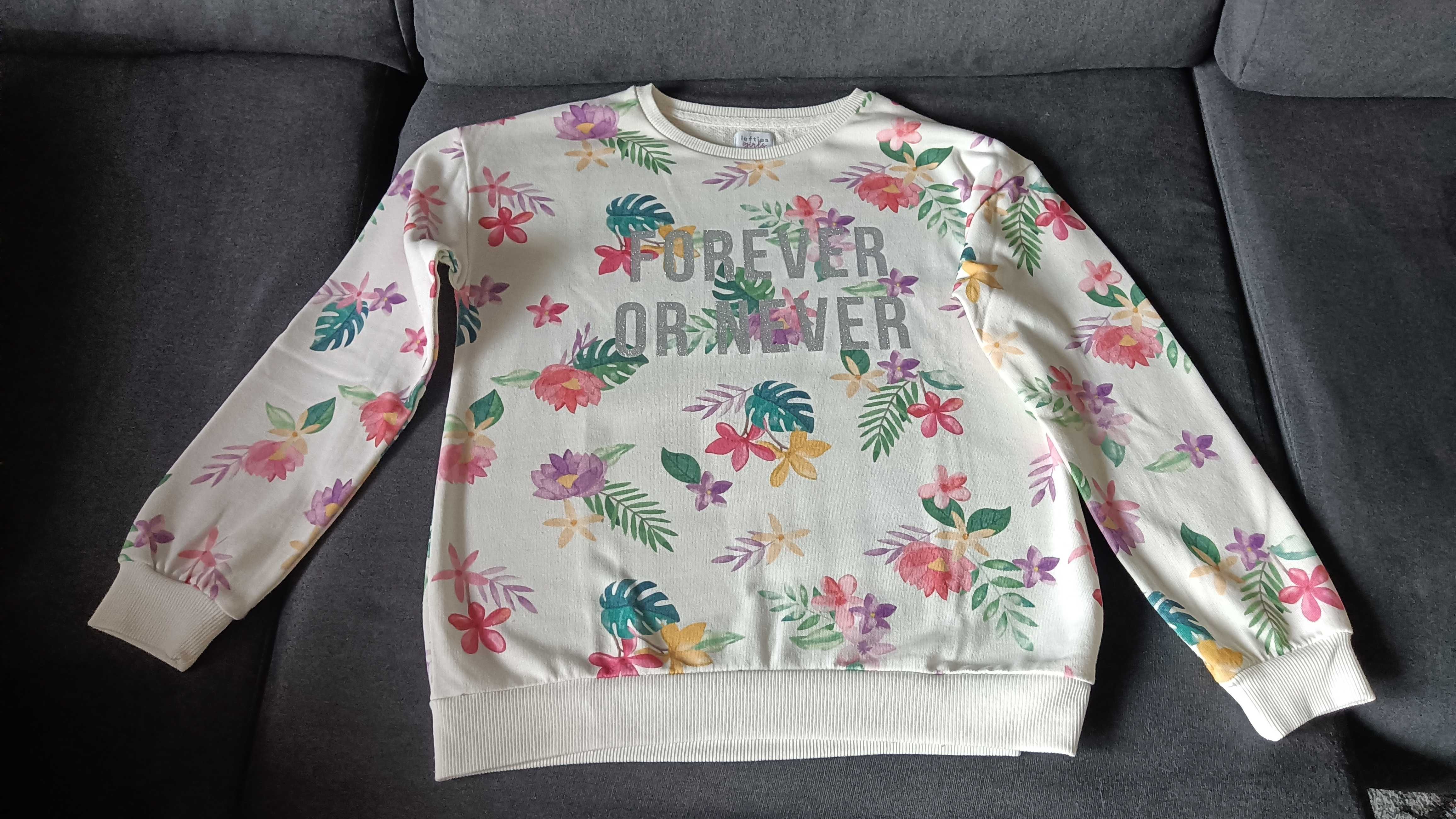 Blusa de menina com flores