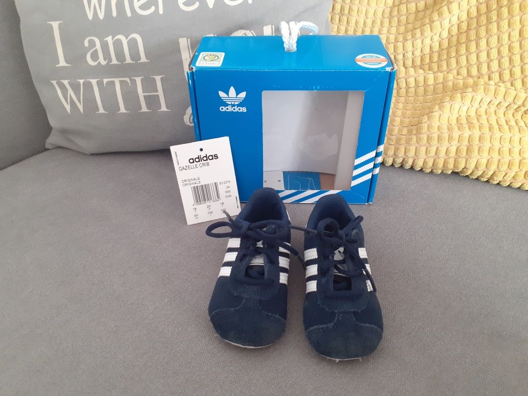 Buty niemowlęce Adidas Gazelle Crib r.18 niechodki zamsz