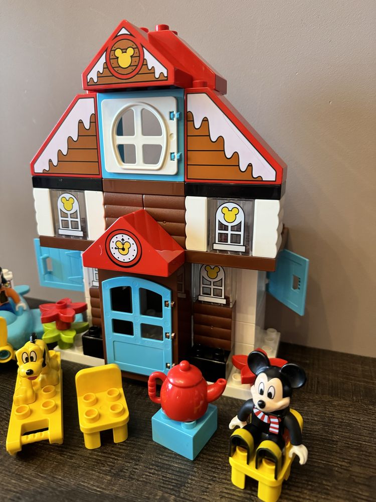 LEGO DUPLO Будинок відпочинку Міккі (10889)