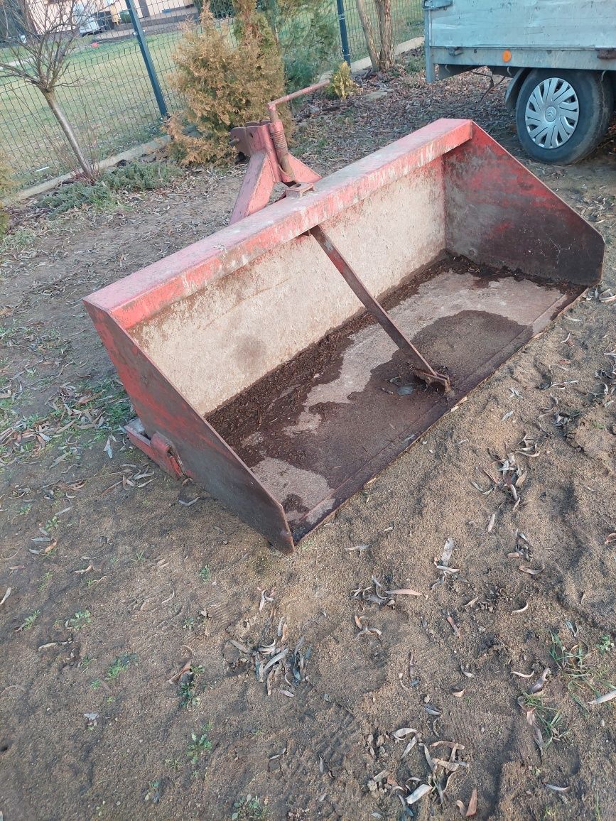 Łyżka transportowa do ciągnika hydrauliczna