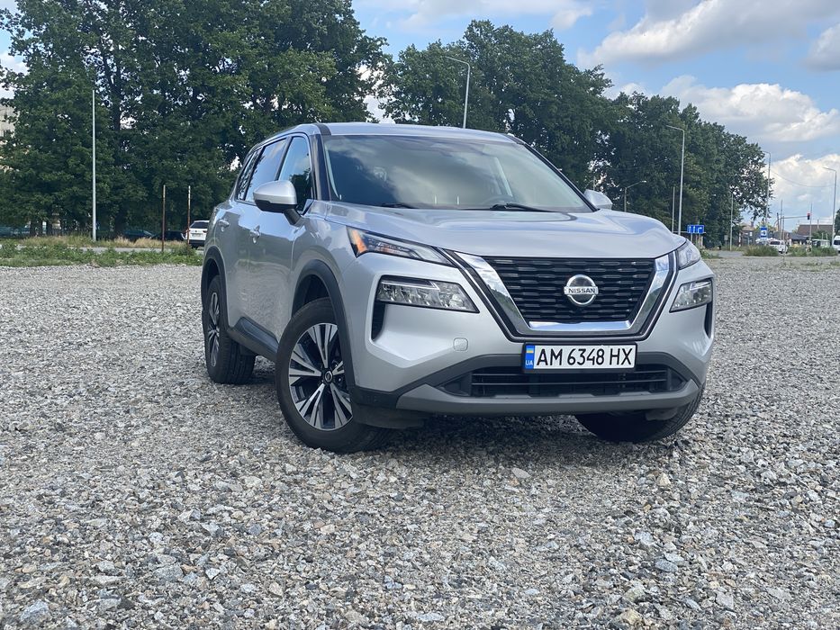 Nissan Rogue SV 2020 року
