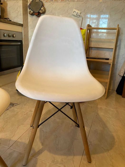 Mesa vidro 75x110 + 2 cadeiras