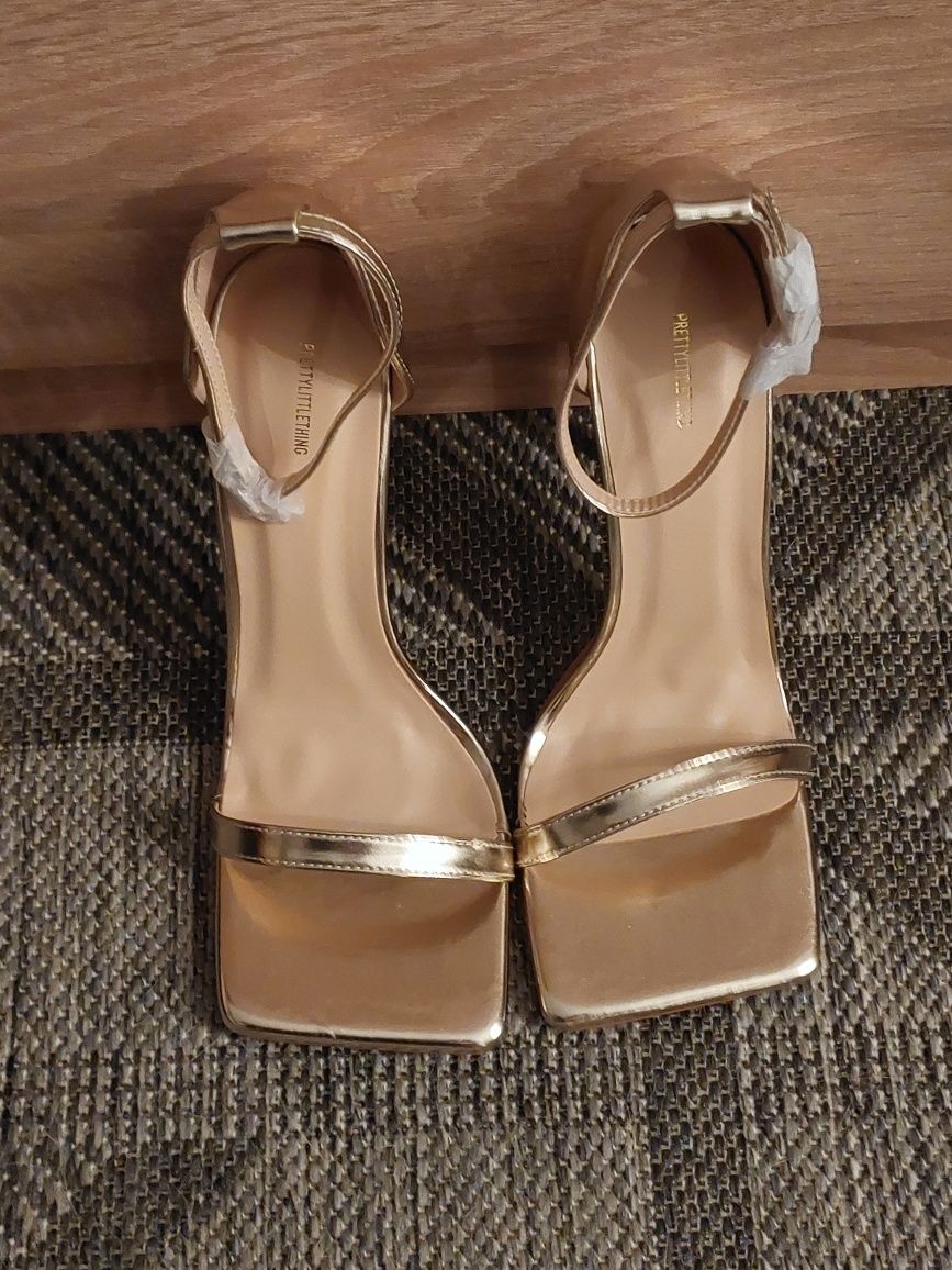 Śliczne nowe złote sandałki szpilki PrettyLittleThing 6/38/39 (25 cm)
