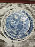 3 pratos azuis em porcelana marca Oxford