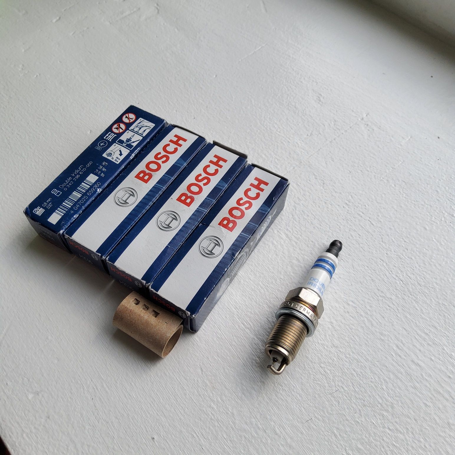 Свечи Bosch 0242236670 для Toyota Prius C/Yaris/Corolla.