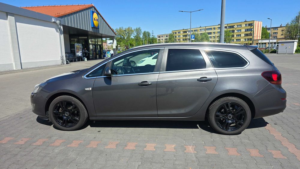 Opel astra J 2011r 1.4T