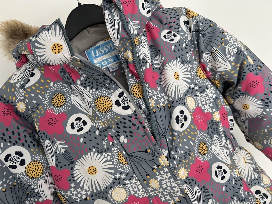 Зимова куртка на дівчинку 6-8 років. Куртка Lassye на девочку 7 лет