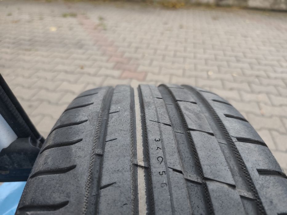 Opony Nokian 215/55r17