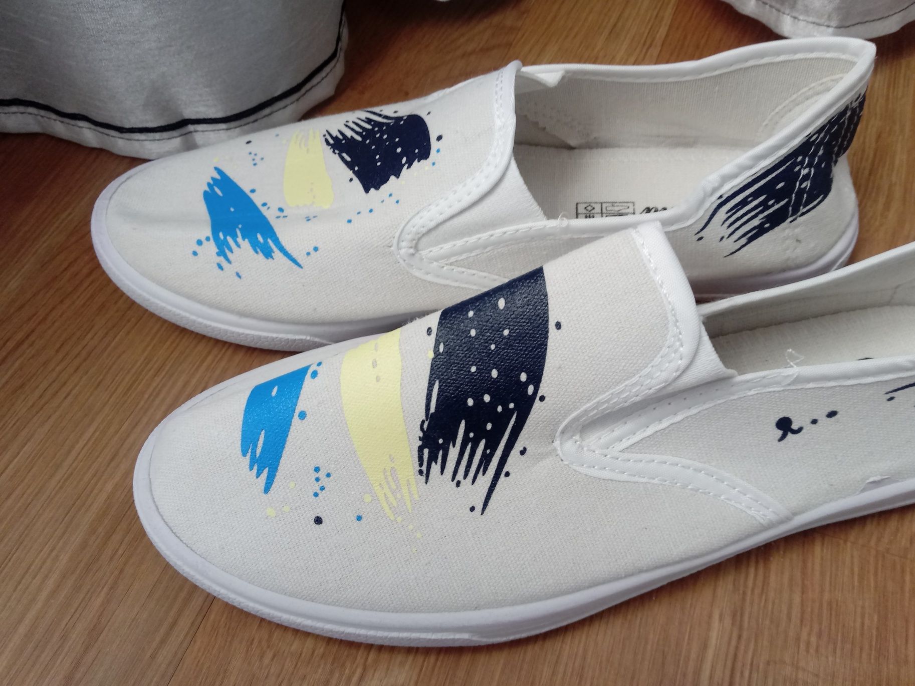 Nowe buty wsuwane tenisówki