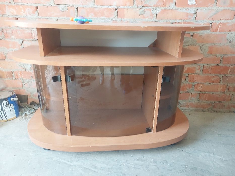 Стіл-тумба під телевізор