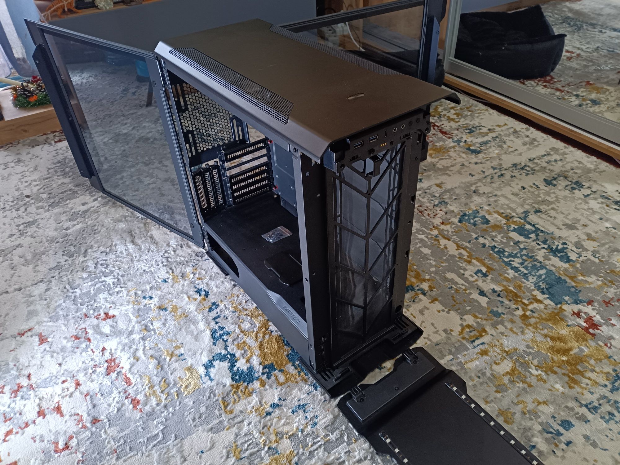Продам корпус Phanteks Enthoo Evolve X.