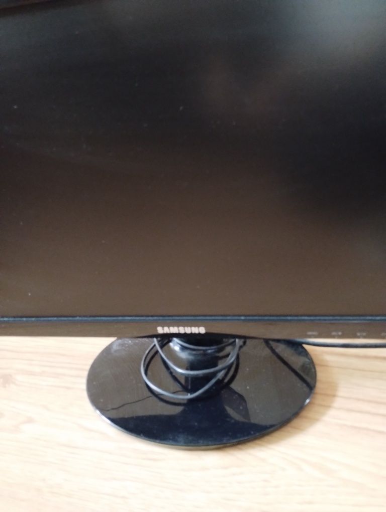 Sprzedam monitor.