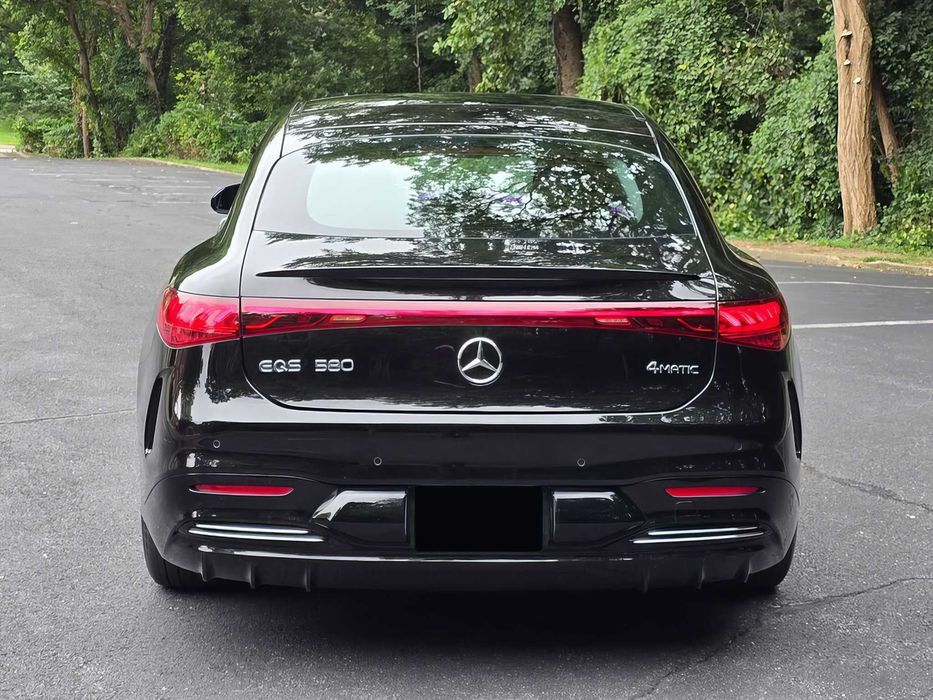Mercedes-Benz EQS      2022