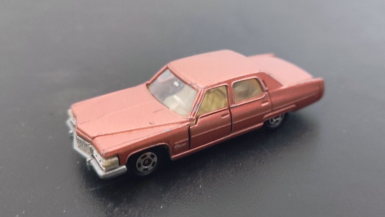 Cadillac da Tomica 1976