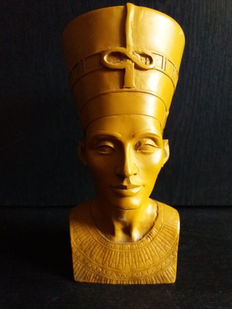 Статуэтка бюст Нефертити .Размер 15х8х7см