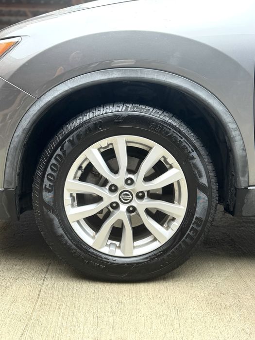 Продаю авто Nissan Rogue