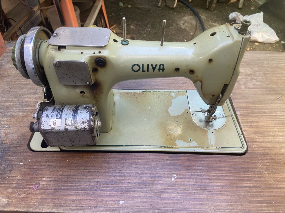 Vende-se máquina de costura antiga