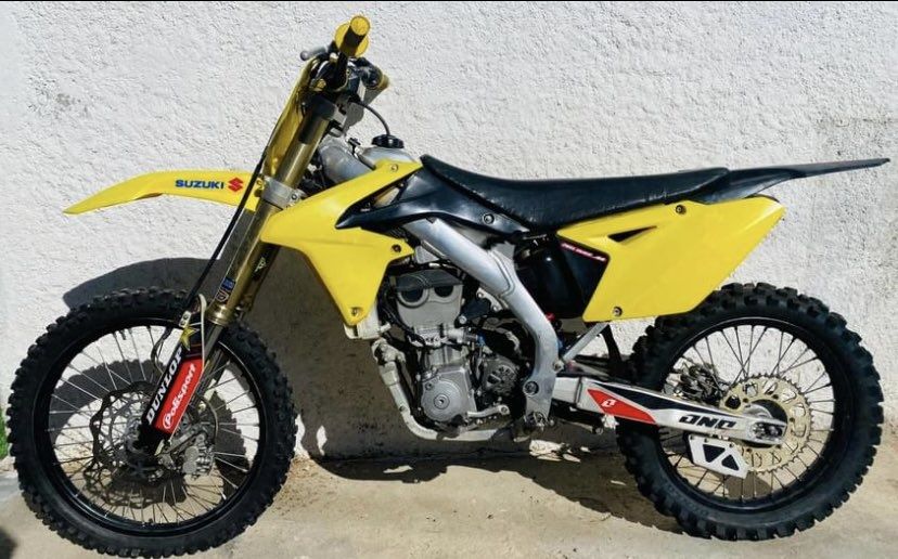 Todo o tipo de peças Suzuki RMZ 
( 2010 ) 
Modelo injeção