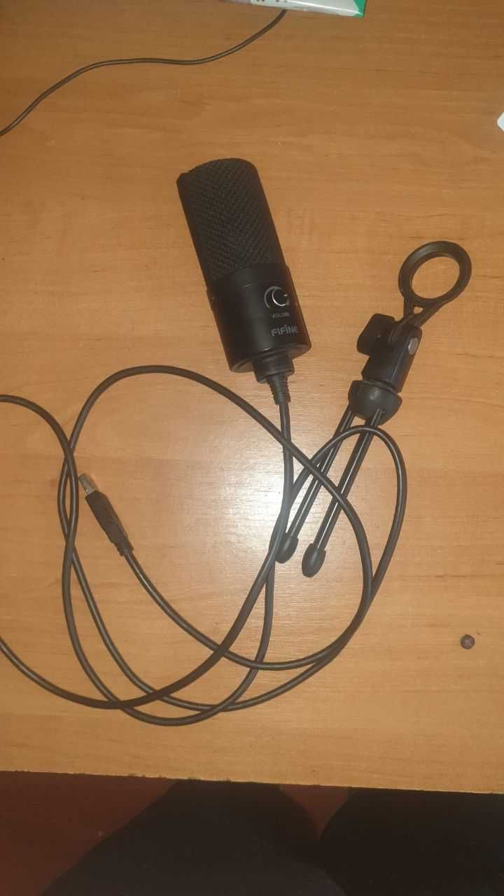 Продаю микрофон Fifine K669