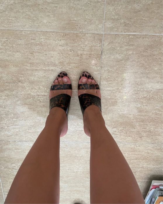 Saltos altos com estampa leopardo