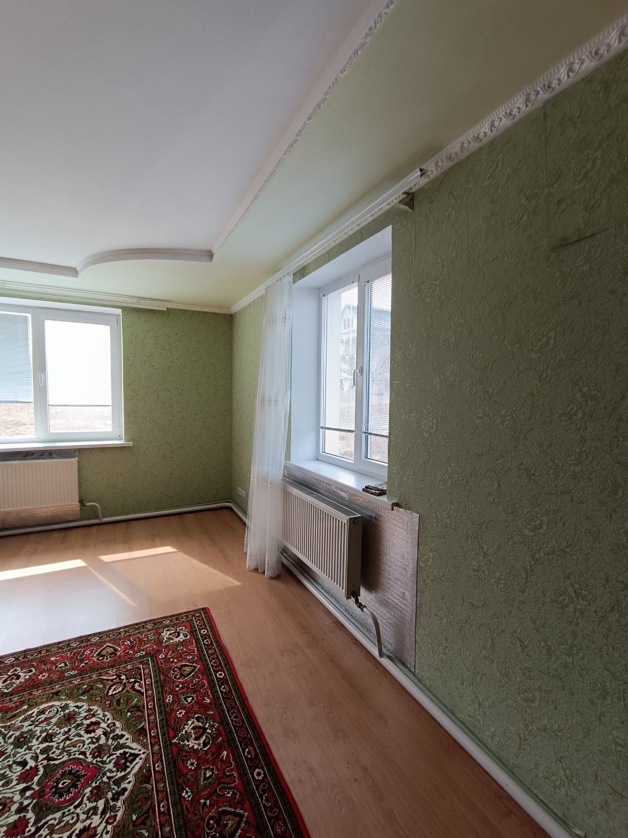 Продається будинок в передмісті в с.Довжок