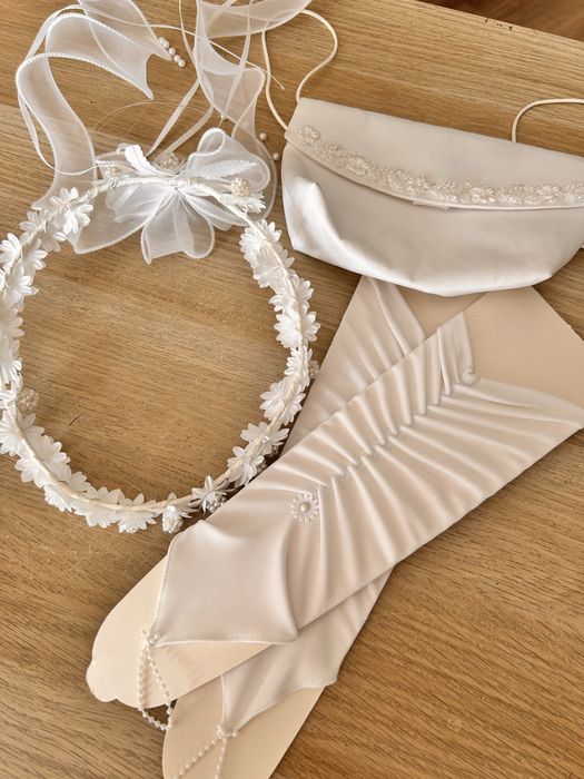 Suknia komunijna r. 140 z dodatkami