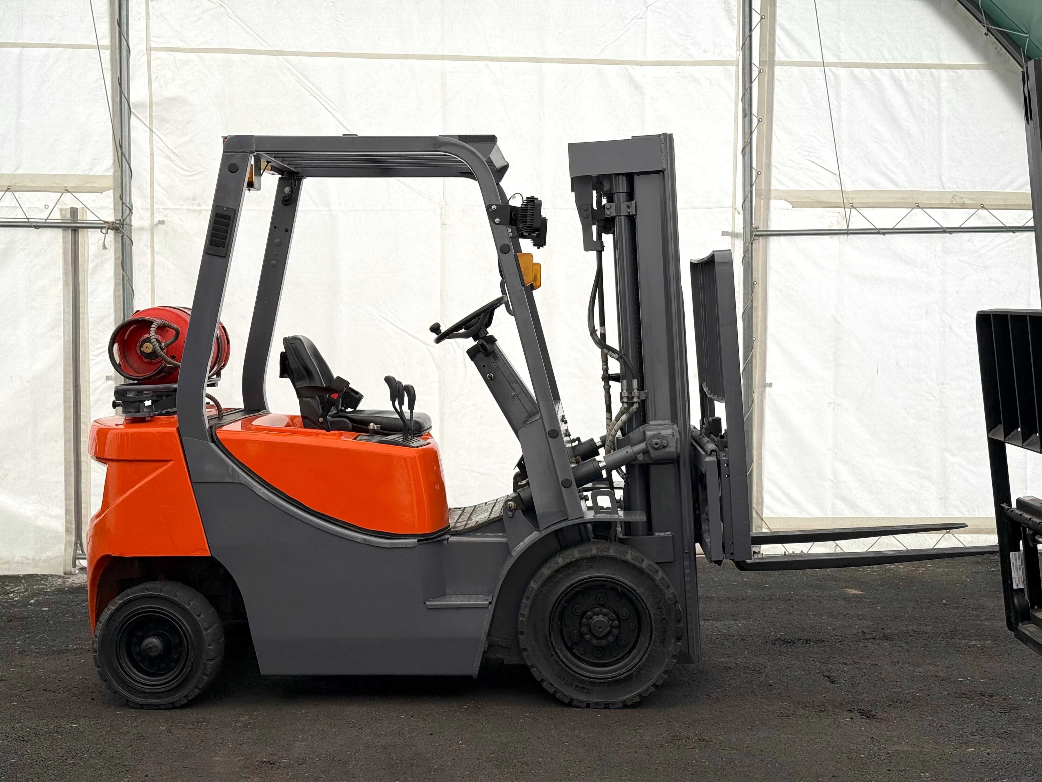 Газовий вилковий навантажувач DOOSAN G20GP 2018 рік 2500 мотогодин