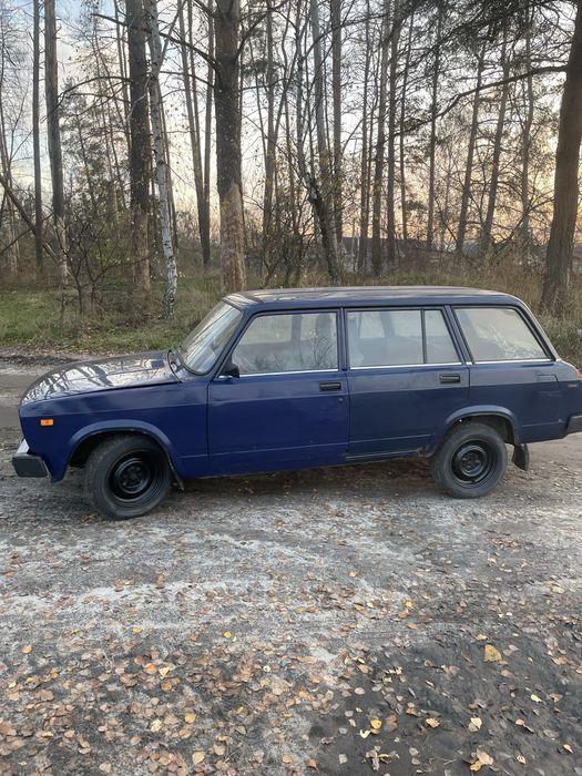 Автомобіль Ваз 2104