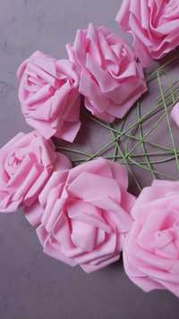 10 różowych piankowych róż 8 cm z drucikiem