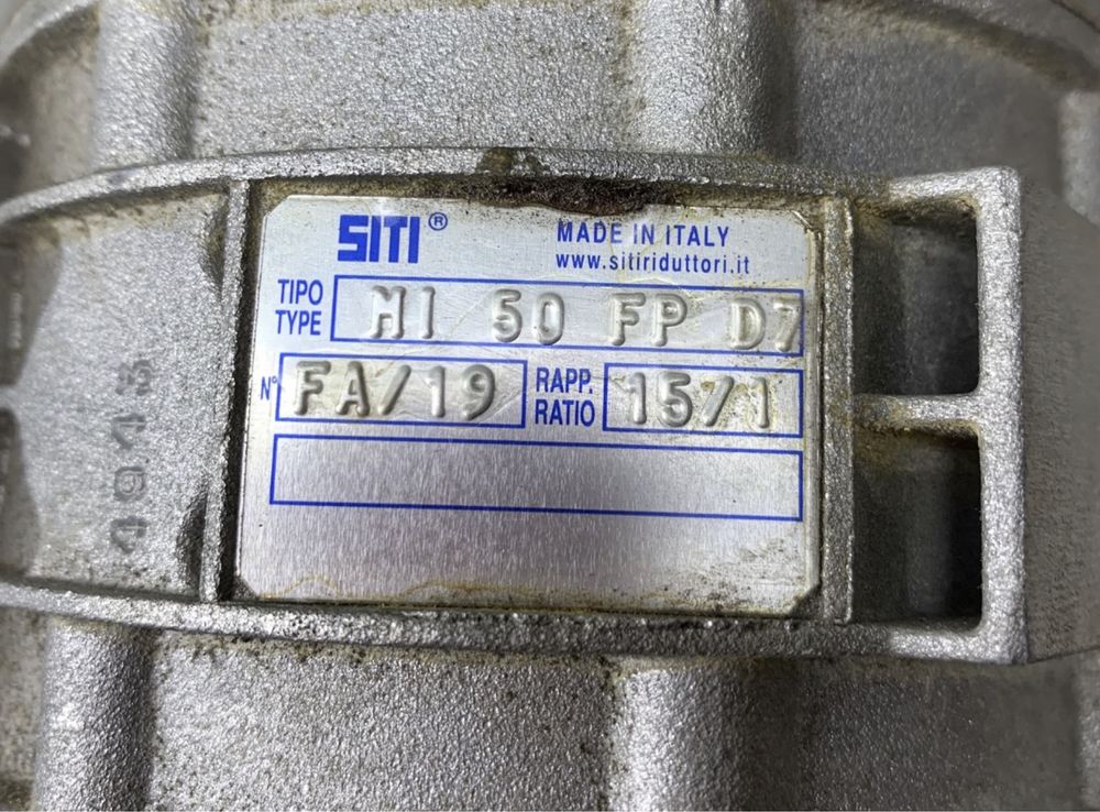 Червячный двигатель редуктор C.S.M. Motori S.P.A. 1.5kW 2830об/1.8 kW