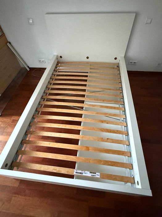 Łóżko Malm z  Ikea 120x200 z dwoma szufladami