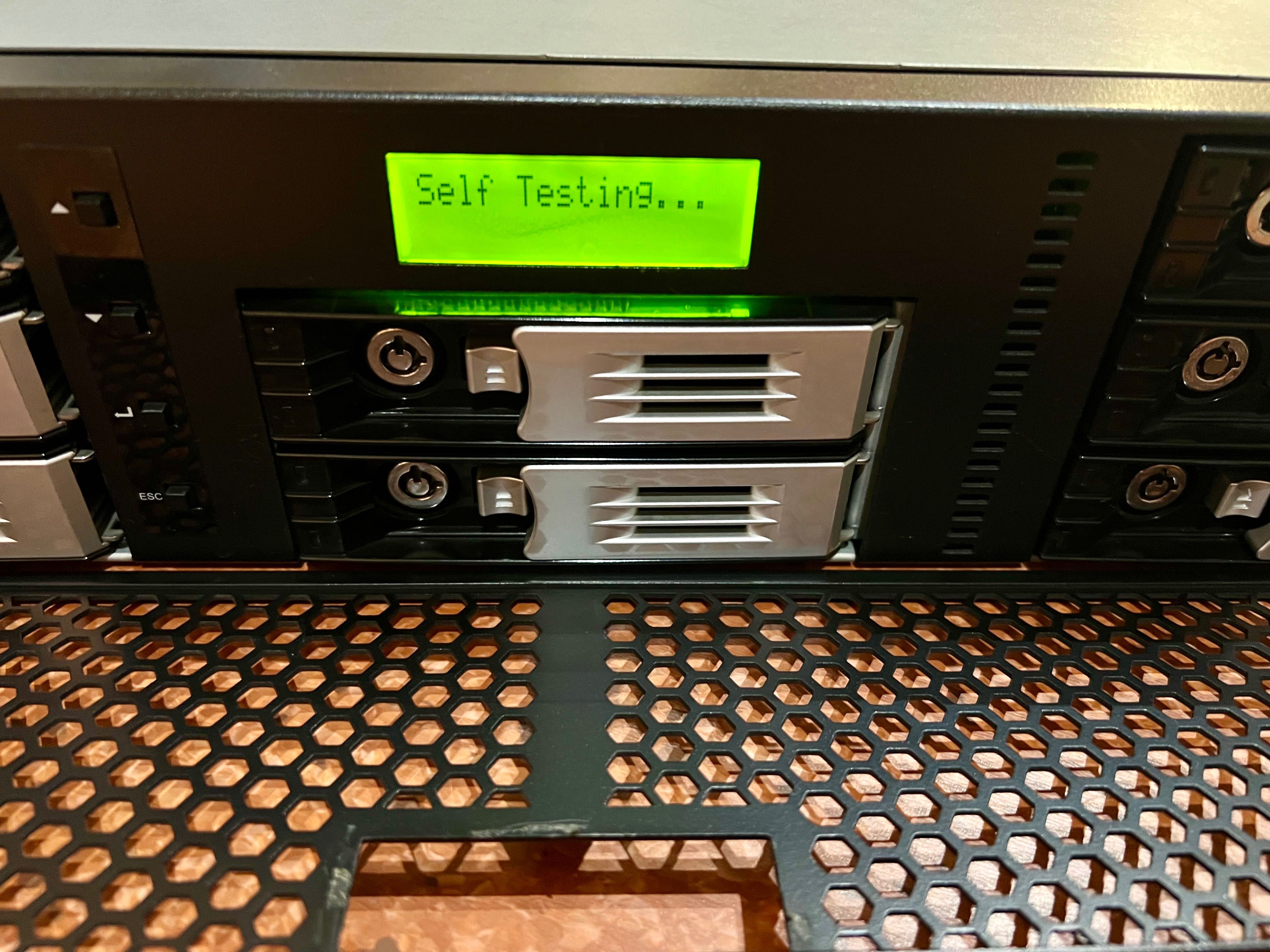 Thecus N8800 NAS Dysk sieciowy RACK 19”