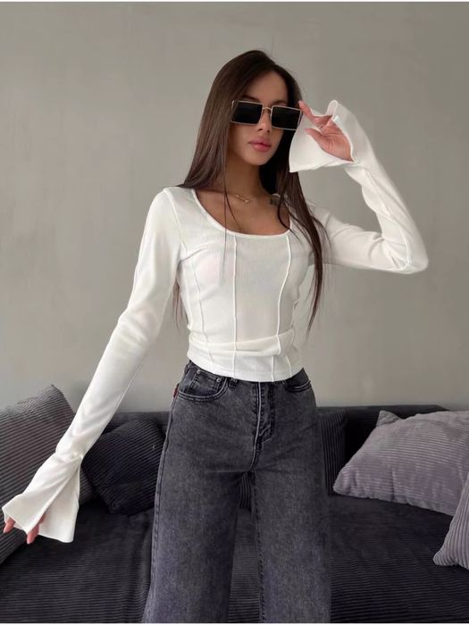 Кофточка жіноча з відкритою спинкою на завʼязках