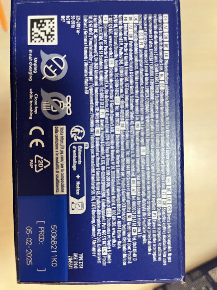 Електрична зубна щітка Oral-B iO Series 2 Clean & Care