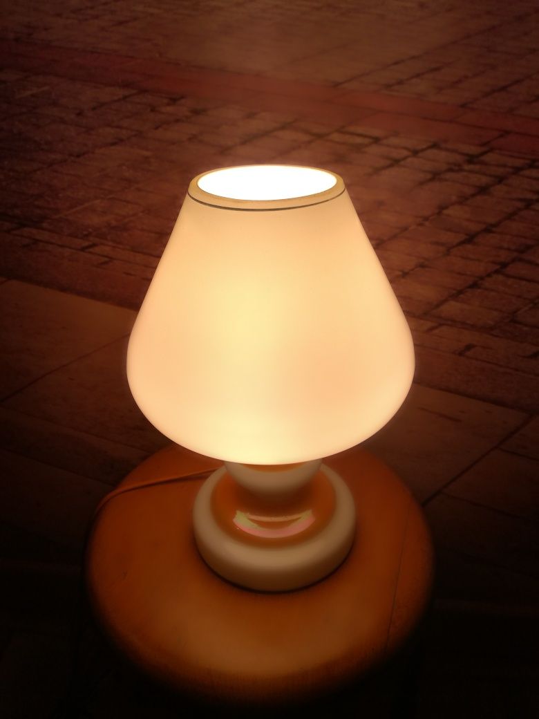 lampa prl szkło Vitropol kieliszek koniaku biała