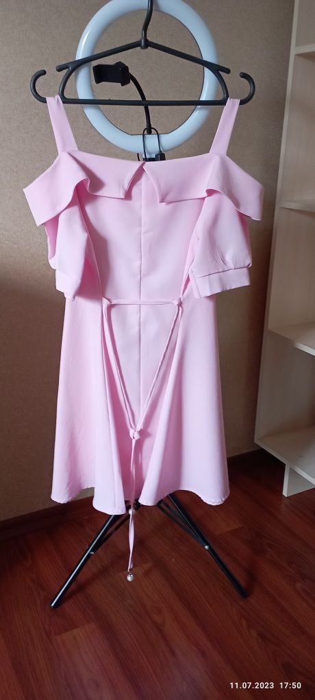 Сукня ніжно рожева