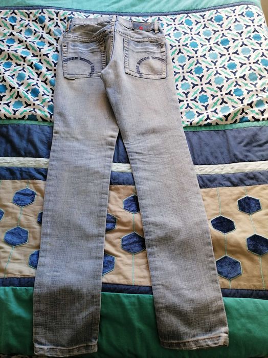 Calças Element. Ganga. Justas. Medidas na descrição.