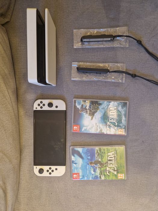 Nintendo Switch Oled + 2 gry + przedłużona gwarancja 2027