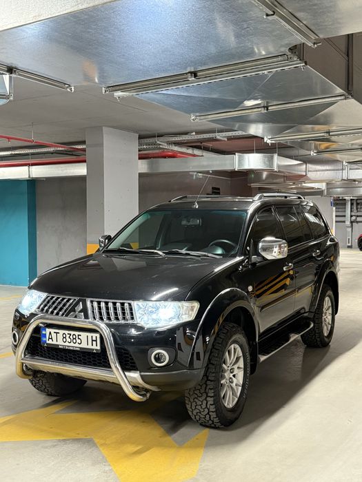 mitsubishi pajero sport