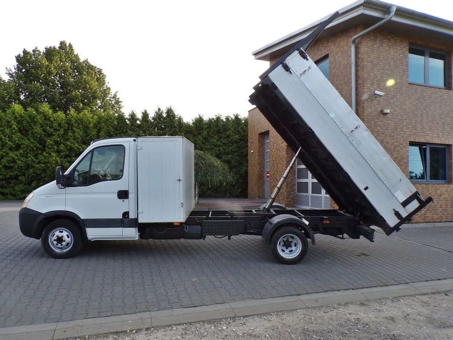 Iveco DAILY WYWROT  3.0 HPT 177KM 2010r. 135.000km.