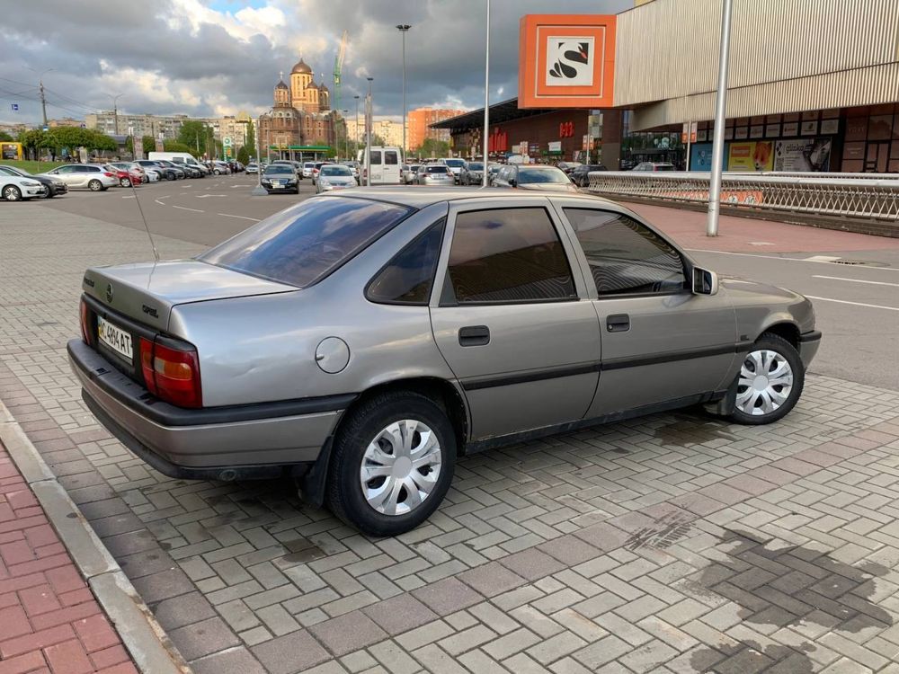 Opel Vectra 1.8 бензин 1993року