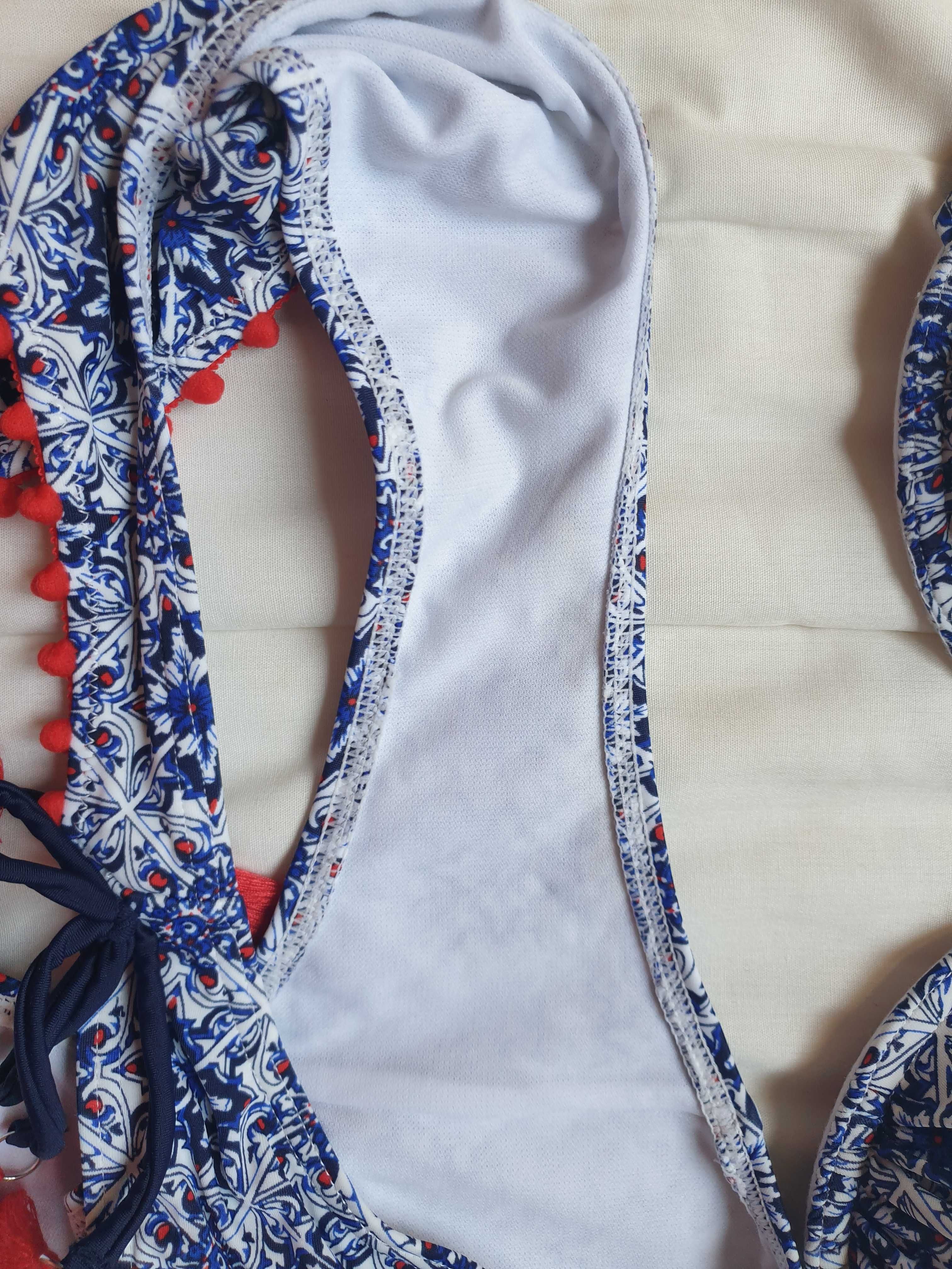 Granatowo-biało-czerwone bikini z chwostami r. 36D