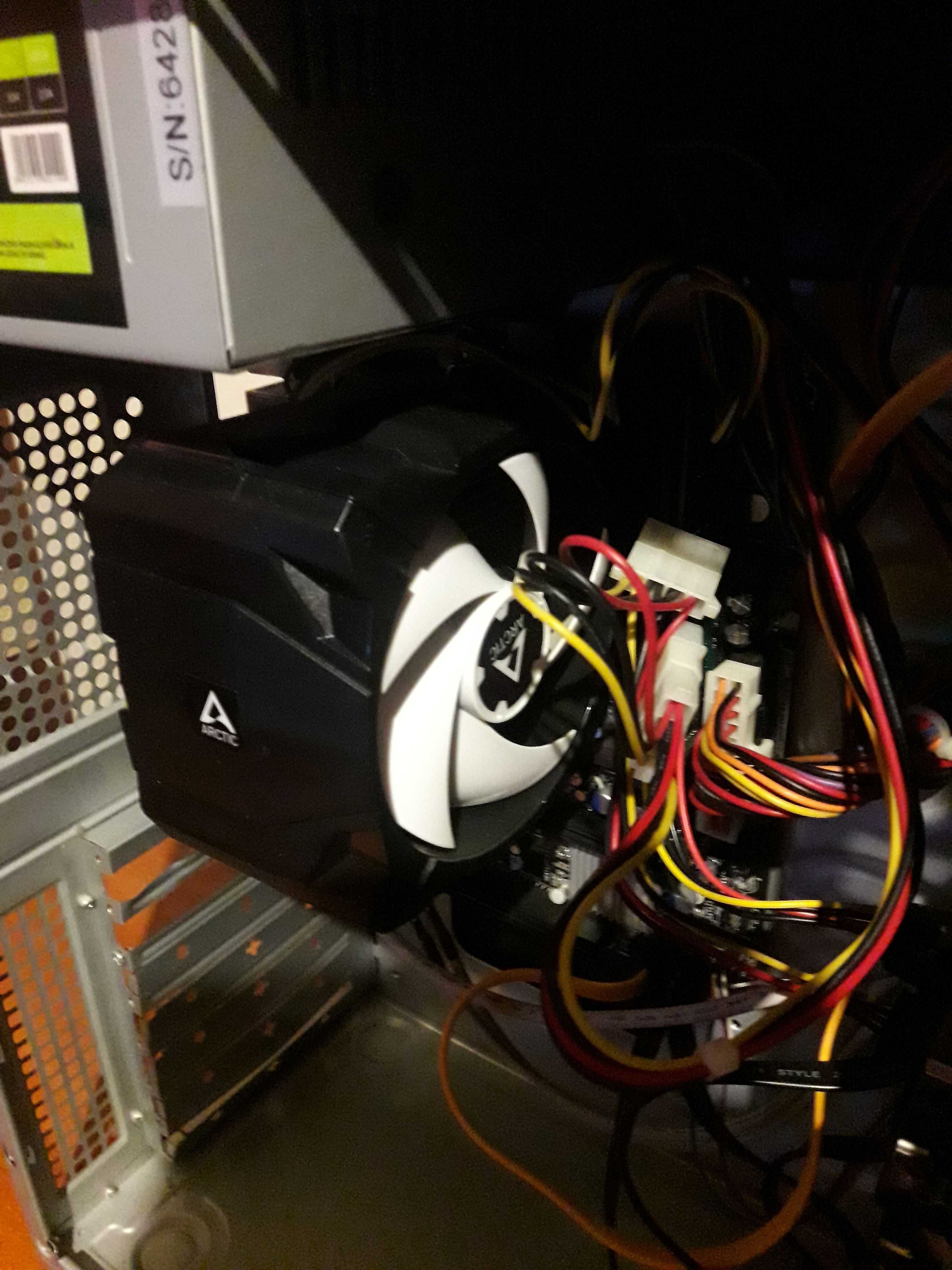 Komputer stacjonarny AMD  FX6300 6x3,5GHz  8GB Ram 250HDD + 1TB HDD