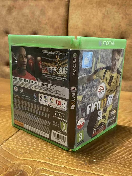 Sprzedam Fifę 17 na konsolę Xbox One