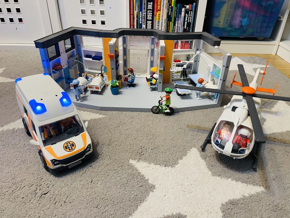 Zestaw Playmobil szpital + karetka + helikopter ratowniczy